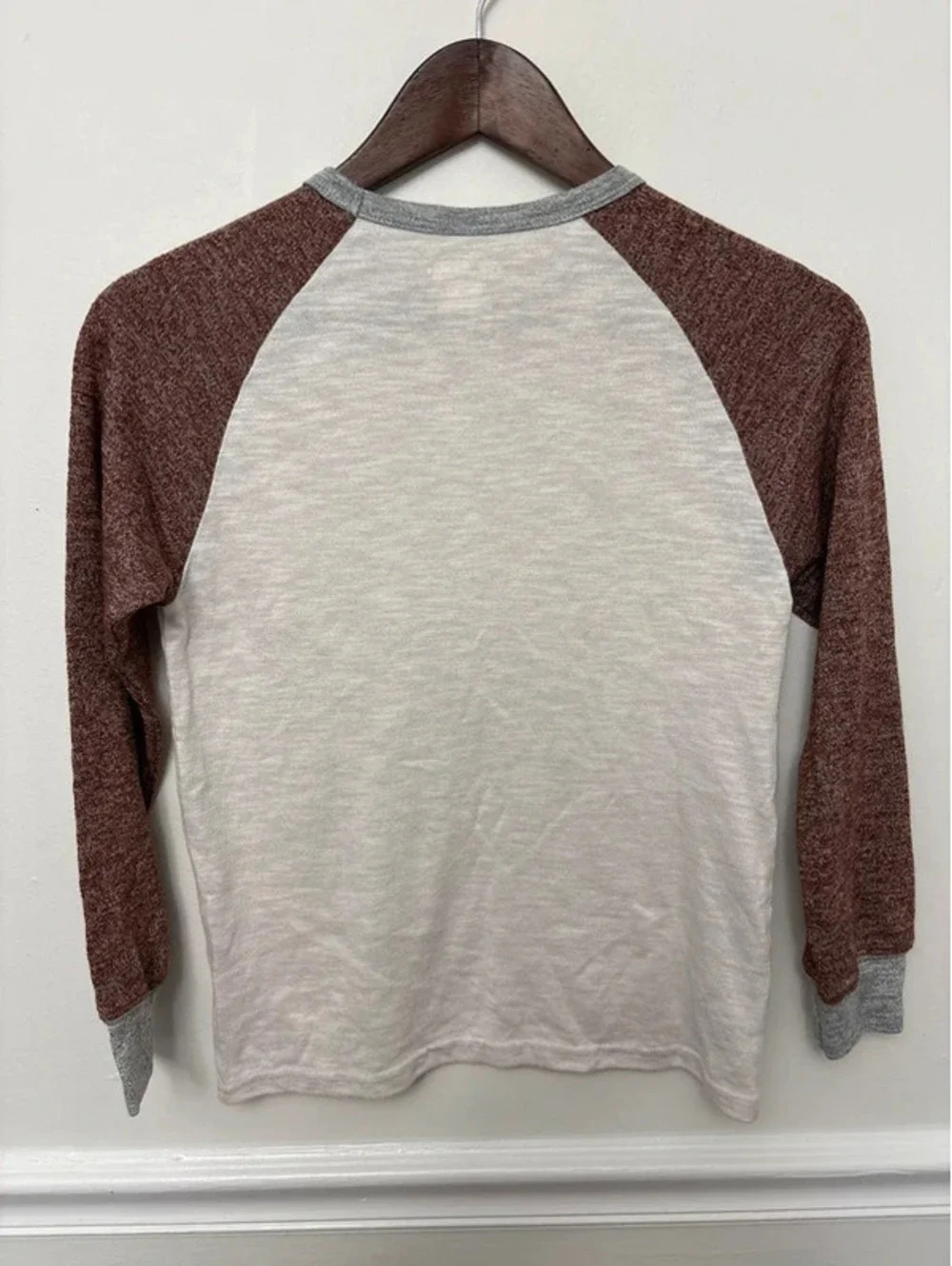 The Children’s Place Boys Raglan Long Sleeve Shirt Size 7/8 NWT